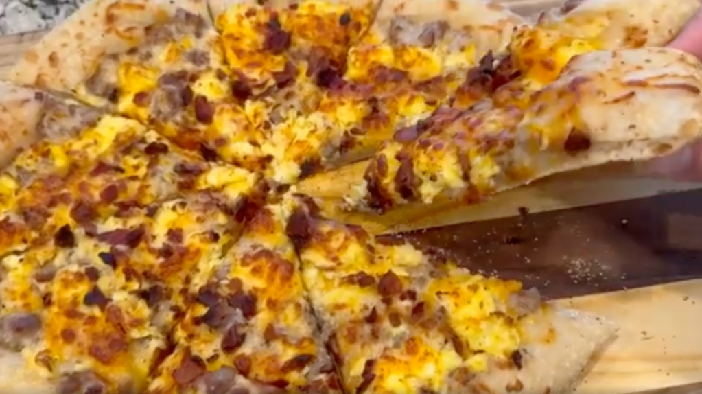 Ultimate Breakfast Pizza